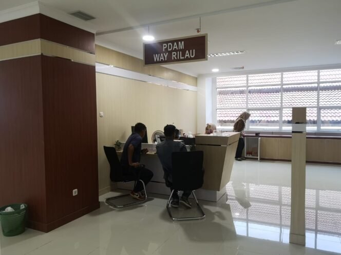 
					Mudahkan Layanan Masyarakat, Perumda Way Rilau Buka Loket Pendaftaran di Gedung Pelayanan Publik