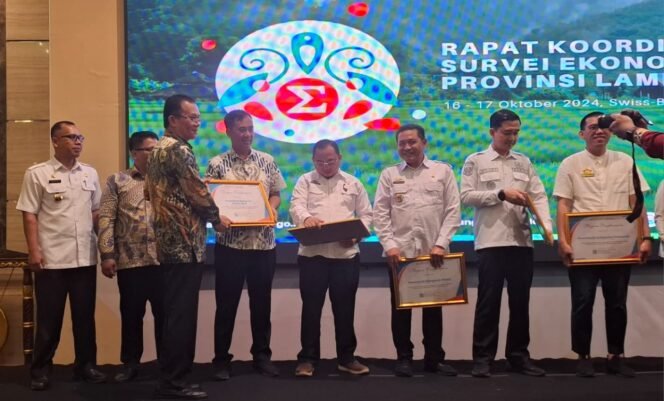 
					Raih Penghargaan dari BPS Provinsi Lampung, Pemkab Pesibar Tingkatkan Nilai Indeks Pembangunan Statistik