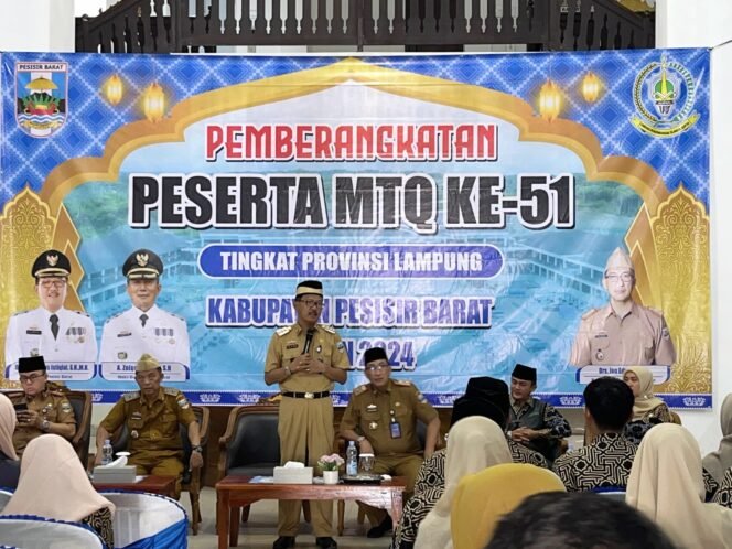 
					Bupati Pesibar Melepas Keberangkatan 35 Peserta MTQ Mengikuti MTQ Ke 51 Tingkat Propinsi Lampung