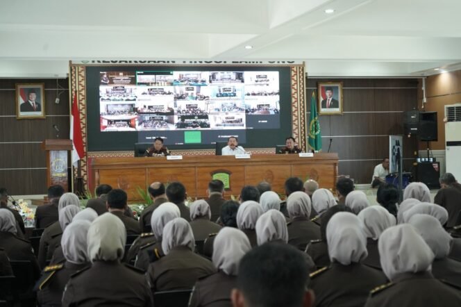
					Jaksa Agung Prof. Dr. Sanitiar Burhanuddin, SH, MH.,Melaksanakan Kunjungan Kerja ke Kejaksaan Tinggi Lampung