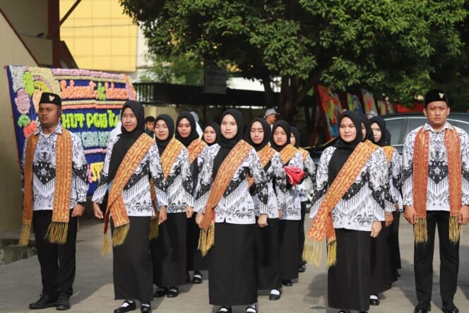 
					Ketua Dewan Pengurus YP Unila Dr. Ryzal Jadikan Momentum HGN Sebagai Peningkatan Kemajuan Dunia Pendidikan