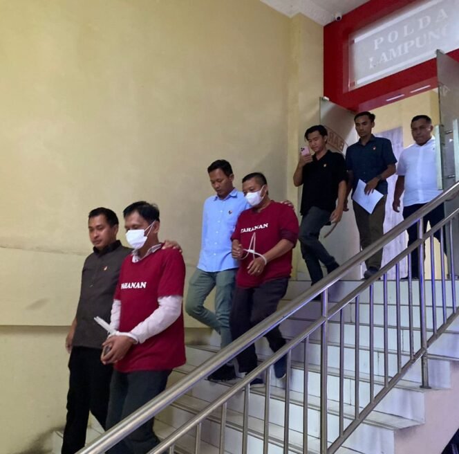 
					Polda Lampung Tahan 2 Tersangka Korupsi Penyimpangan Dana BUMAKAM di Tulang Bawang