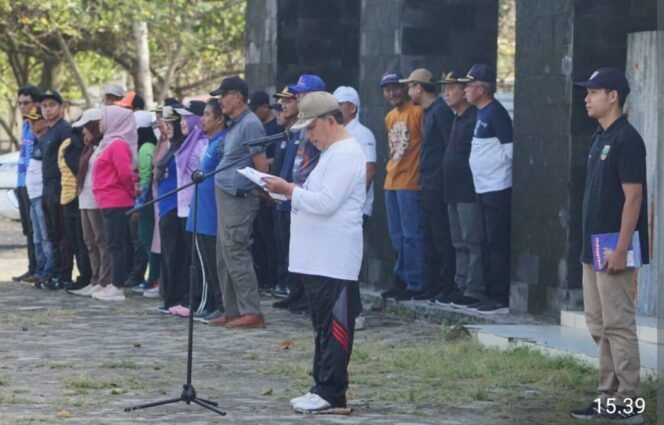 
					Wakil Bupati Pesibar Zulqoni Pimpin Apel Peringati HKSN Tahun 2024