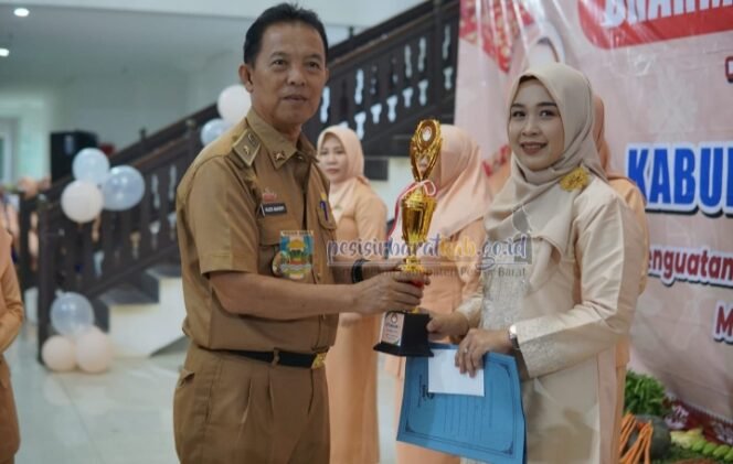
					‌ASISTEN I AUDI MARPI BUKA KEGIATAN PERINGATAN HUT DWP KE-25