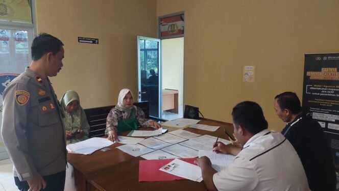 
					SPKT Polres Tulang Bawang Barat Terus Berikan Pelayanan Terbaik Kepada Masyarakat