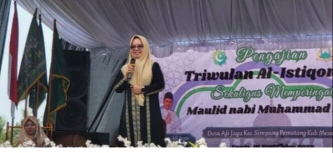 
					Calon Bupati Mesuji Elfianah, Peringati Maulid Nabi SAW di Desa Aji Jaya