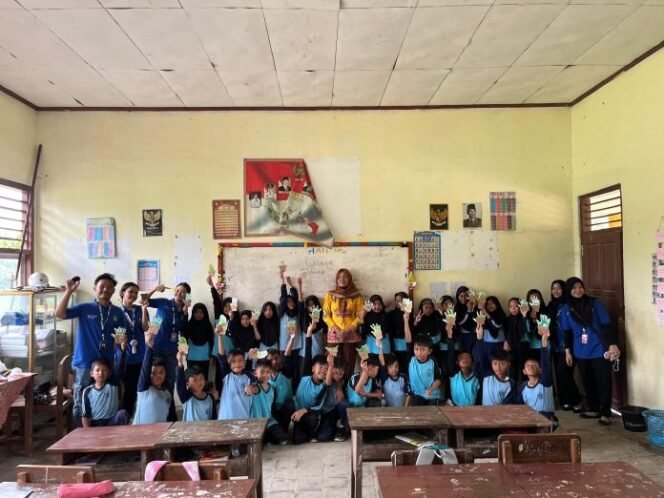 
					Mahasiswa KKN Unila Desa Payung Batu Ciptakan Generasi Fokus dan Kreatif Lewat Sensory Play