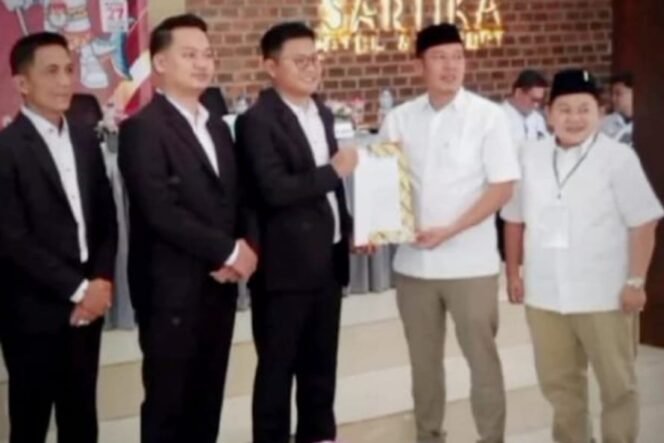 
					KPU Pesibar Tetapkan Paslon Bupati dan wakil Bupati Pesibar No. Urut 1 Resmi Memenangkan Hasil Pemilukada 2024