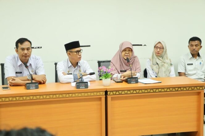 
					Pemkab Pesisir Barat Gelar Konferensi Pers Terkait Nasib 510 TKD di Rumahkan