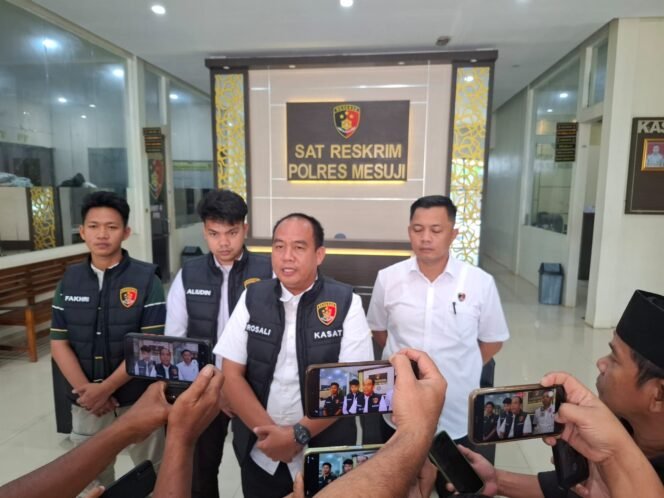 
					Satreskrim Polres Mesuji Gerebek Gudang Minyak Goreng Kita