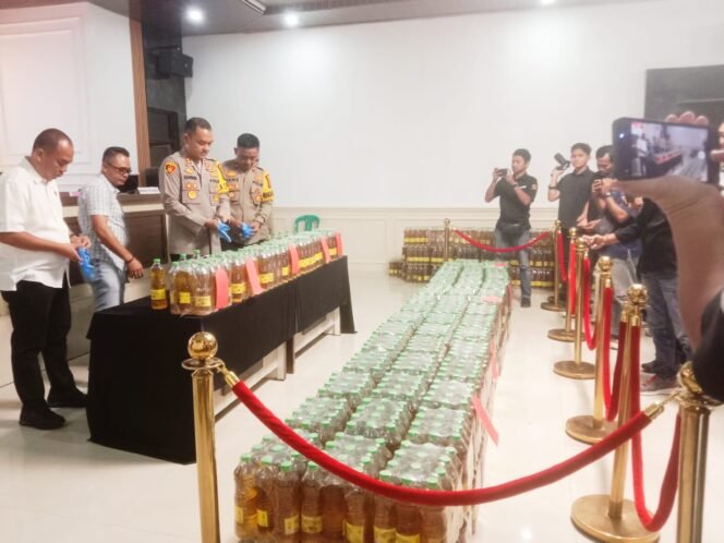 
					Kasus Penimbunan MinyaKita, Mantan Sekda Mesuji Diperiksa Jadi Saksi