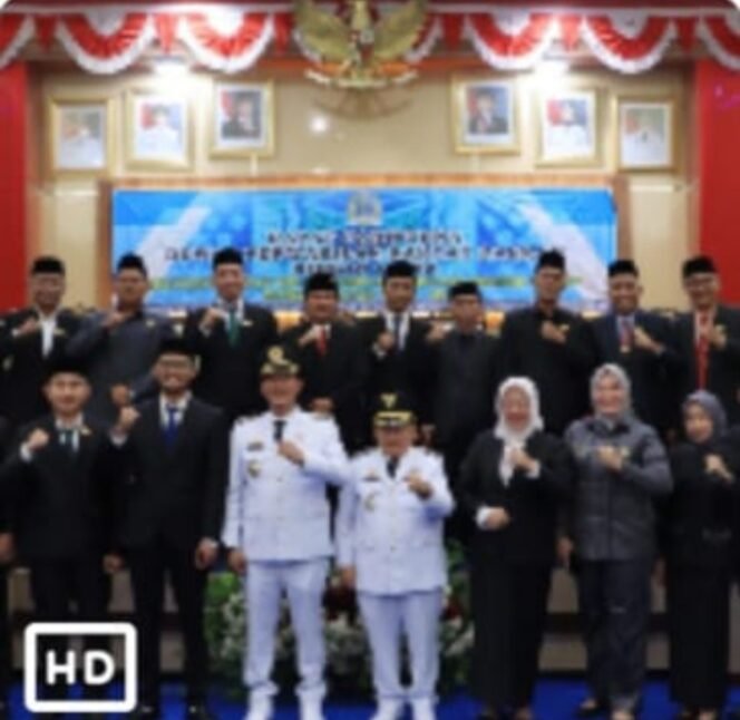 
					Bupati Pesibar Dedi Irawan Sampaikan Pidato Pertama Pada Rapat Paripurna DPRD
