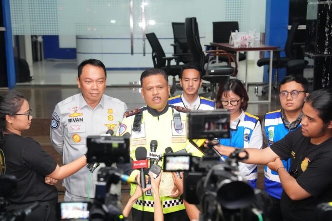 
					Kakorlantas: Hingga 1 April 2025, 1,9 Juta Kendaraan Keluar Jakarta