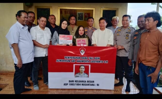 
					Alumni Seba Polri 93/94 Serahkan Santunan untuk Keluarga AKP Anumerta Lusianto