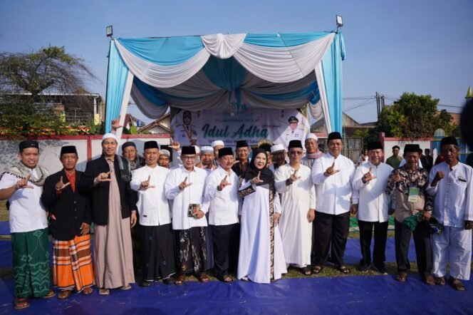 
					Walikota Bandar Lampung dan Forkopimda Laksanakan Sholat Idul Adha di Stadion Mini Way Dadi