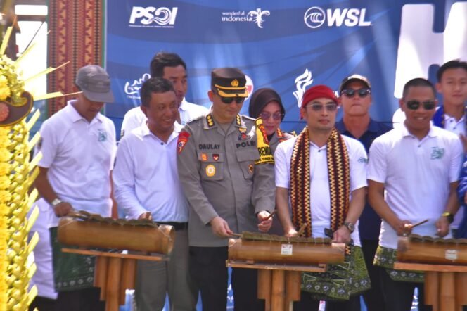 
					World Surfing League (WSL) Krui Pro 2025 Resmi Di Buka, Polda Lampung Siap Mengamankan