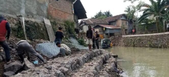 
					Perkuat Penanganan Banjir, Pemkot Bandar Lampung Lakukan Normalisasi Sungai