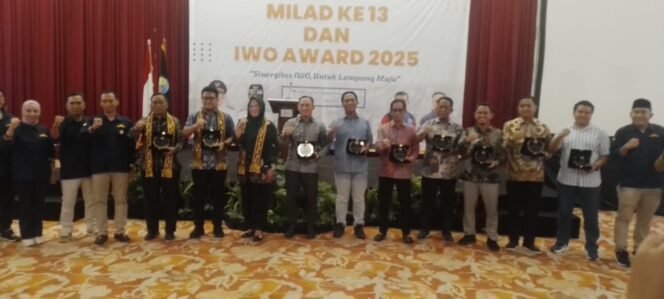 
					Milad ke-13 Tahun : IWO Lampung Beri Apresiasi Penghargaan Kepada Para Tokoh