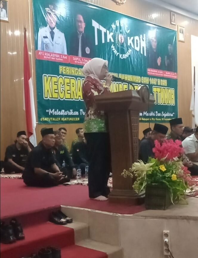 
					Bupati Ayu Assalasiah Hadiri Peringatan Maulid Nabi Muhammad SAW dan Keceran TTLKDH di Way Kanan