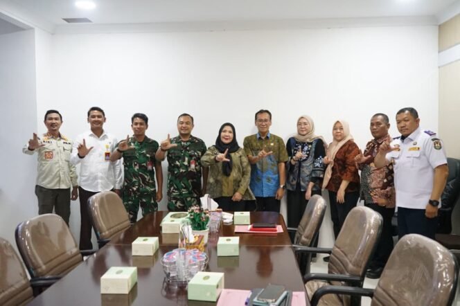 
					Walikota Bandar Lampung Terima Kunjungan Silaturahmi Komandan Pangkalan TNI AU