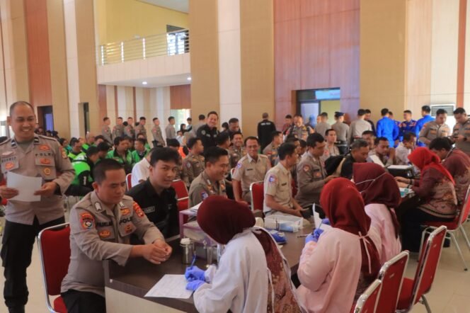 
					HUT Humas Polri Ke-74 : Polda Lampung Gelar Donor Darah, Wujudkan Polri Humanis Untuk Masyarakat