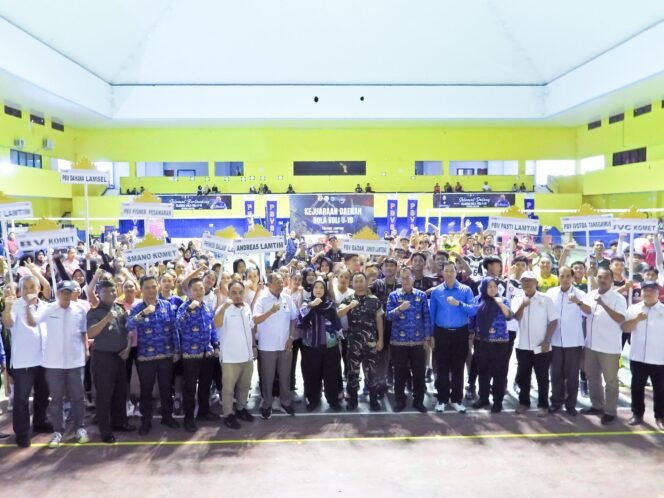 
					Eva Dwiana Buka Acara Kejurda Bola Voli U-19
