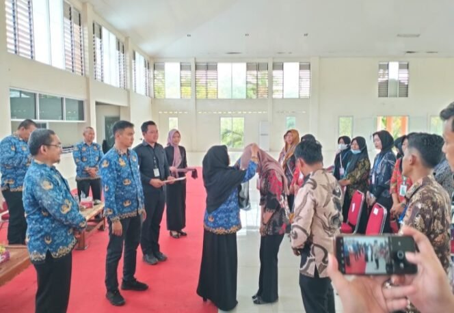 
					Pelatihan Pembuatan Sepatu di Mesuji Resmi Ditutup, Sinergi Pemerintah dan Perusahaan Dorong Ekonomi Mandiri