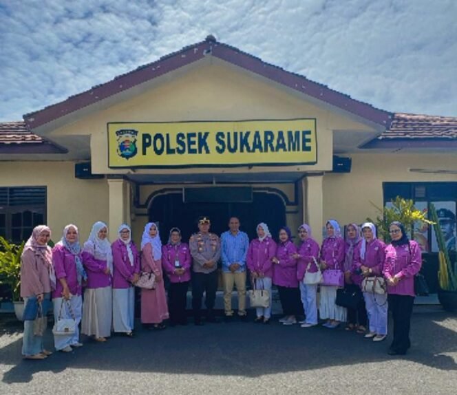 
					PAPELA Gruduk Polsek Sukarame, Kecam Aksi KDRT