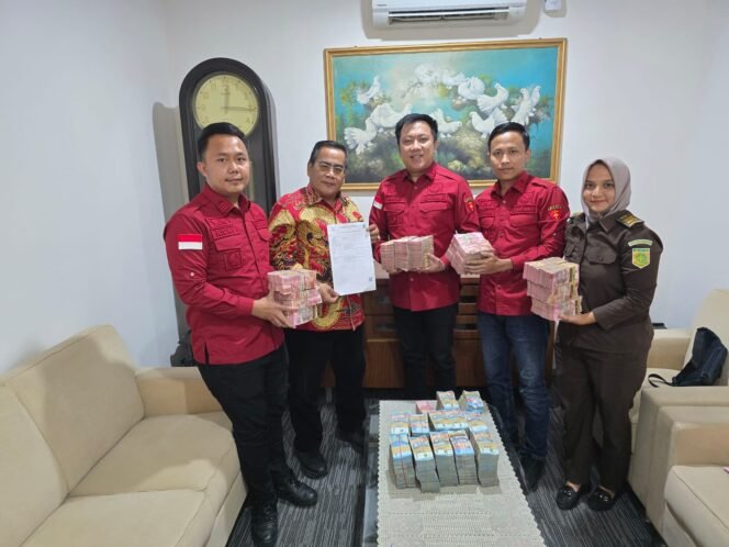 
					Kembali Setorkan Kerugian Negara Perkara Tipikor 1,7 M Lebih, Kejari Bandar Lampung  Wujudkan Pemerintah Bersih dan Berintegritas