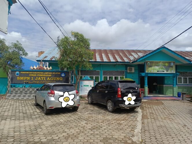 
					Aksi Viral Dua Pelajar SMP di Lampung Selatan Berkelahi, Pihak Sekolah Mengaku Tak Tahu