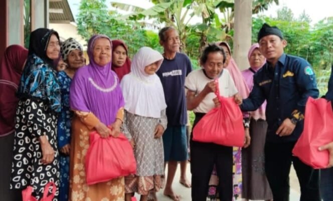 
					Tebar Kebaikan, PD IWO Tubaba Gelar Baksos Kepada Masyarakat Kurang Mampu