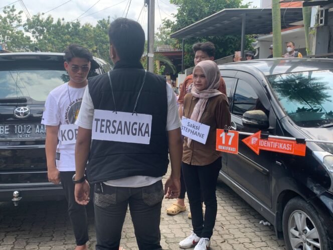 
					Rekontruksi Kasus Penganiayaan Handi VS Verrel, Tersangka Pukul Korban sebanyak 2 kali