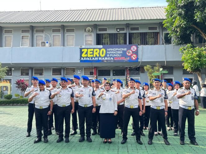 
					Pasangkan Baret Biru, Kalapas Kukuhkan Tim Satopspatnal: “Jadilah Teladan Penegakan Disiplin”