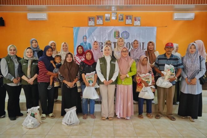 
					Peduli Kesejahteraan Keluarga, TP. PKK Provinsi Lampung Salurkan Bantuan di Sejumlah Kecamatan Kota Metro