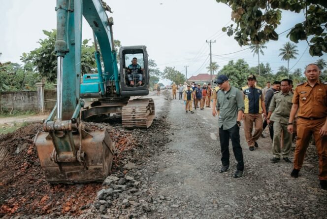 
					Gubernur Lampung Tinjau Perbaikan Ruas Gunung Batin, Daya Murni, Dorong Aktivitas Ekonomi Warga