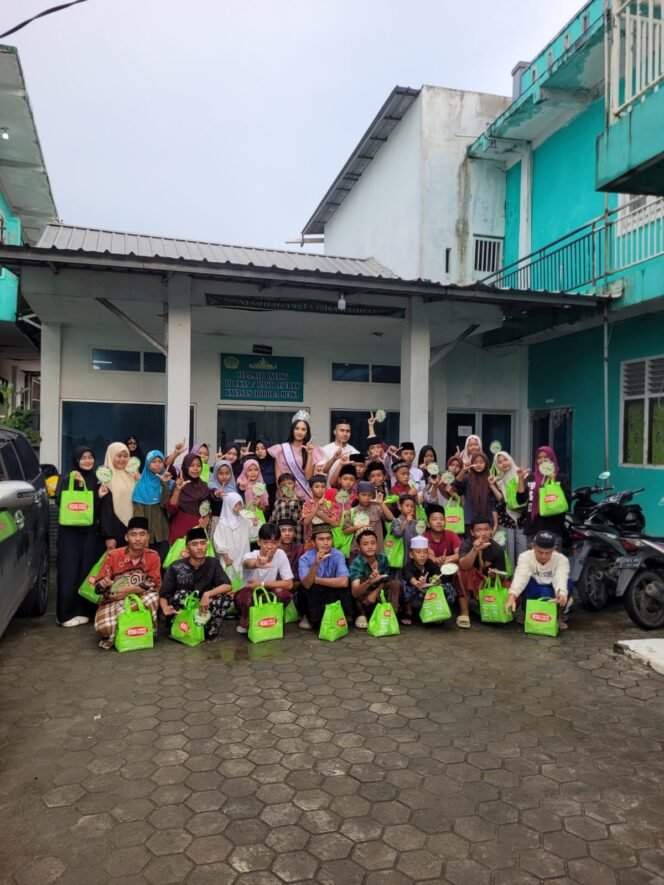 
					Gelar Bakti Sosial, Wongcoco dan Puteri Indonesia Lampung Agita Nazara, Hibur Anak Panti Qoroba Mulya