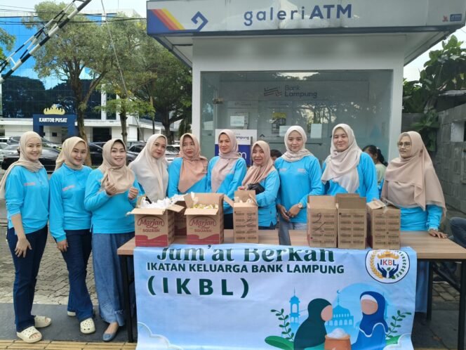
					Berbagi di Jumat Berkah Pengurus IKBL Gelar Bakti Sosial Hingga Buka Bersama