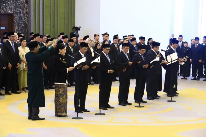 
					Pengucapan Sumpah Jabatan Anggota Dewan Komisioner OJK, Perkuat Kepemimpinan Kelembagaan