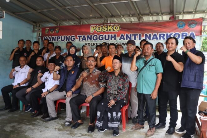 
					Gencarkan Pencegahan Narkoba, Polres Pringsewu Edukasi Kampung Tangguh Gadingrejo Timur