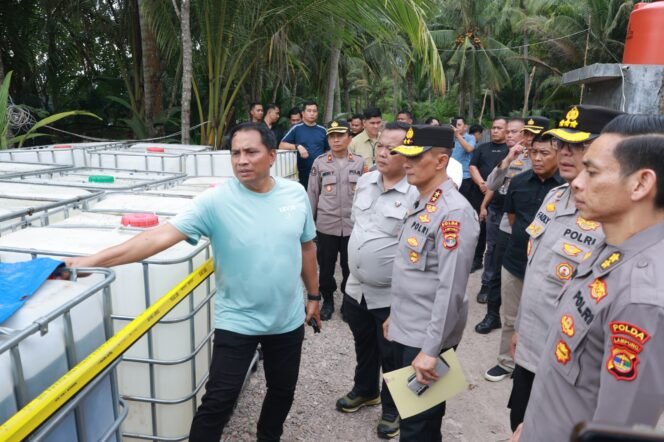 
					Polda Lampung Berhasil Bongkar Sindikat Penimbunan BBM Ilegal di Pesawaran, Potensi Kerugian Negara Capai Ratusan Miliar