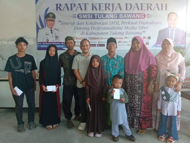 
					Terus Konsisten, SMSI Tulang Bawang Bagikan Santunan ke Anak Yatim