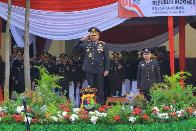 
					Guyuran Hujan Tak Halangi Semangat Personel Polda Lampung Peringati HUT ke-81 Kemerdekaan RI